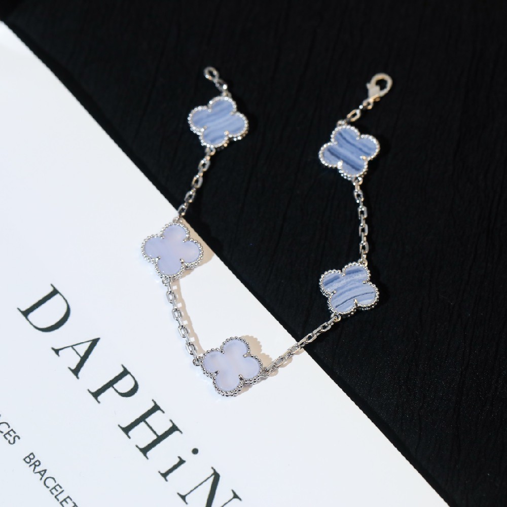 Purple chalcedony Clover Bracelet