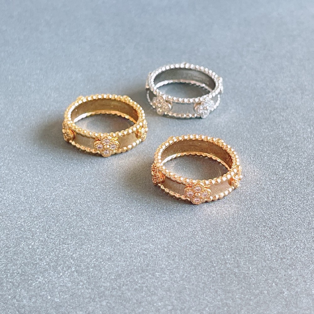 Clover Rings