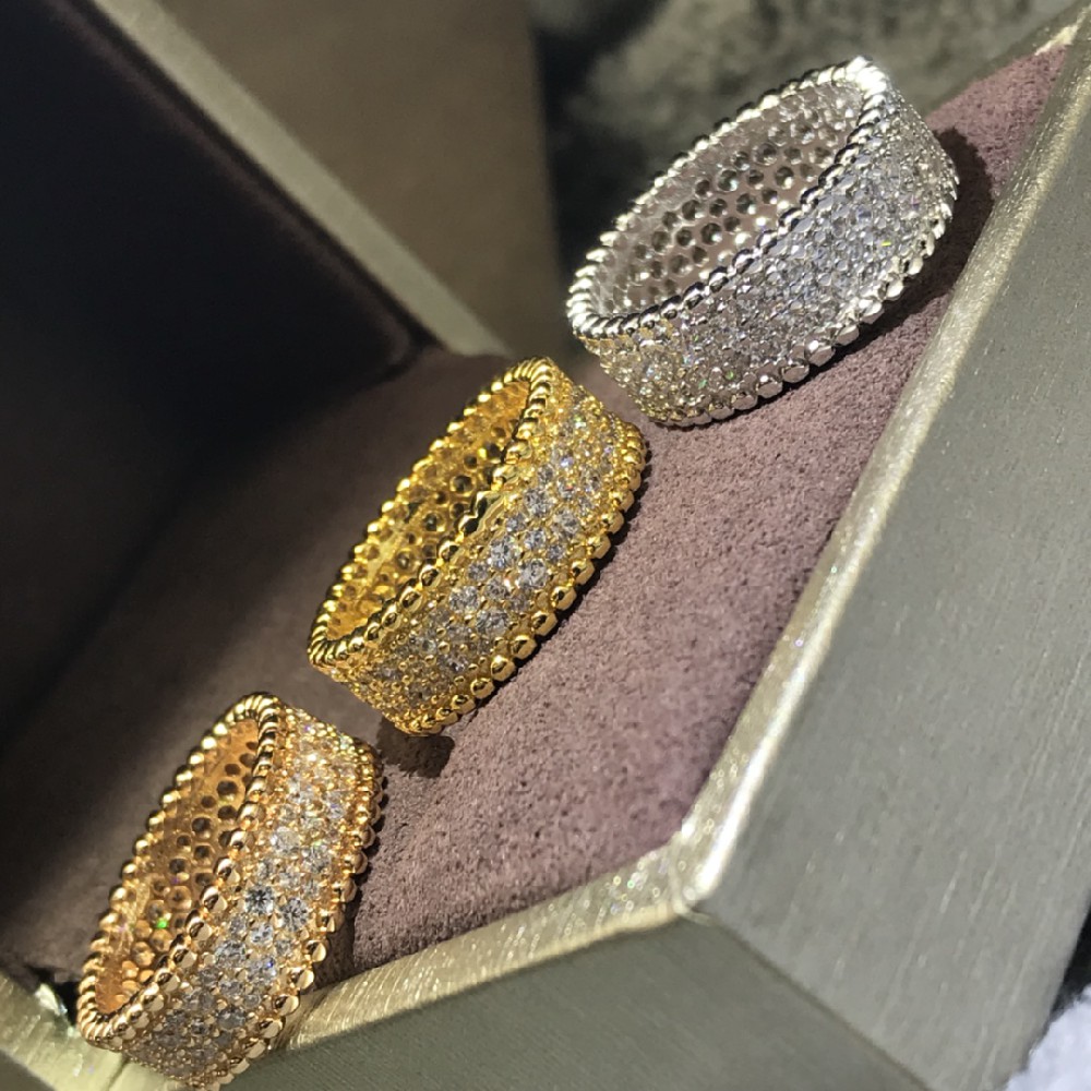 Perlee Diamonds Rings