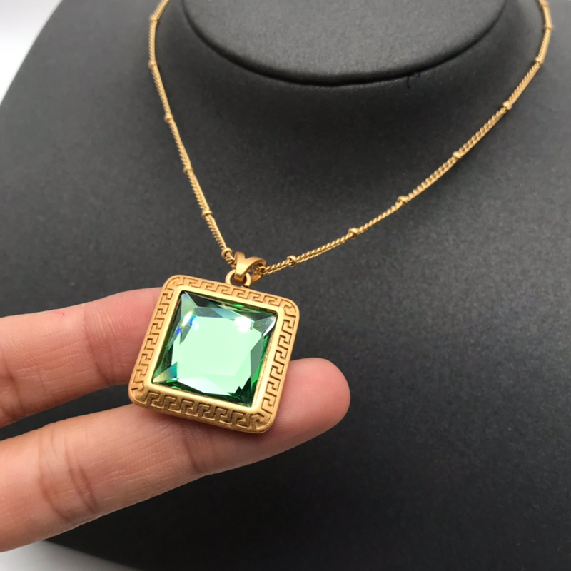 VE-N012 Necklace