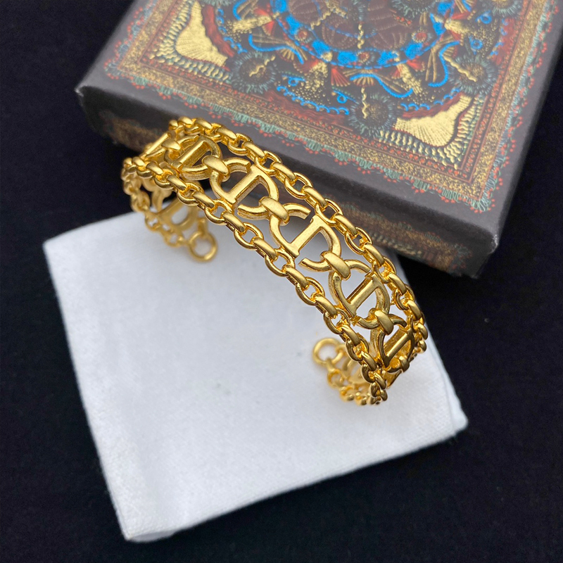 DI-B002 BRACELETS