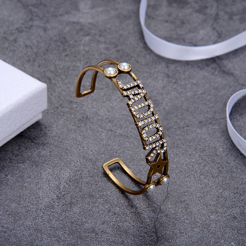 DI-B010 BRACELETS