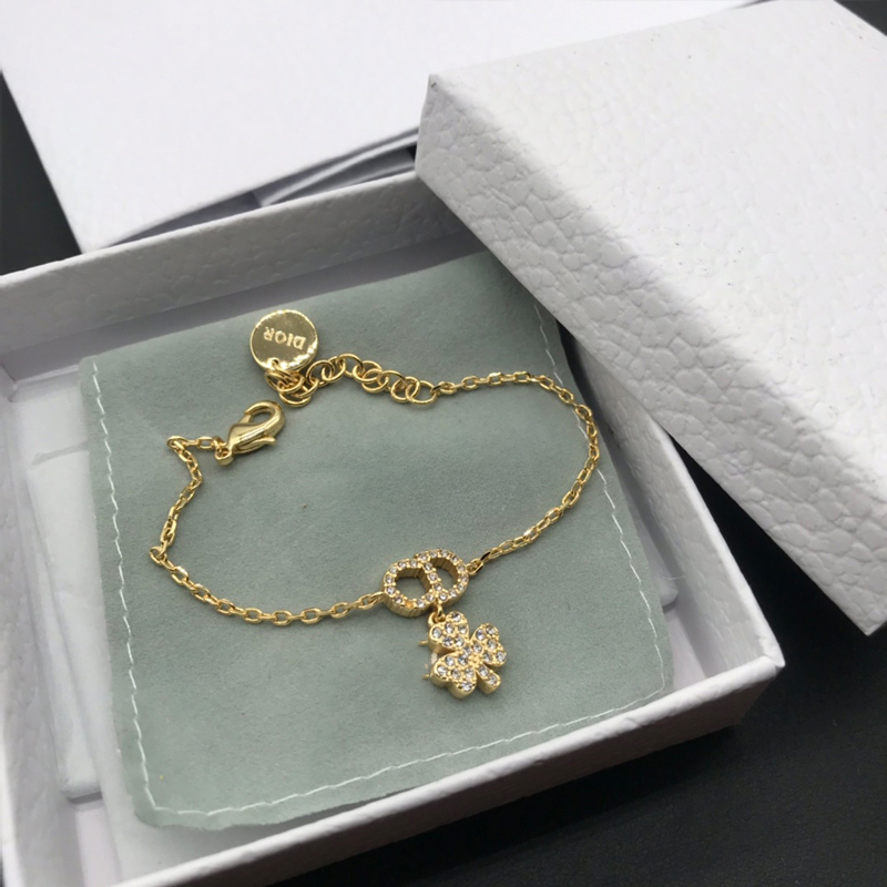 DI-B011 BRACELETS