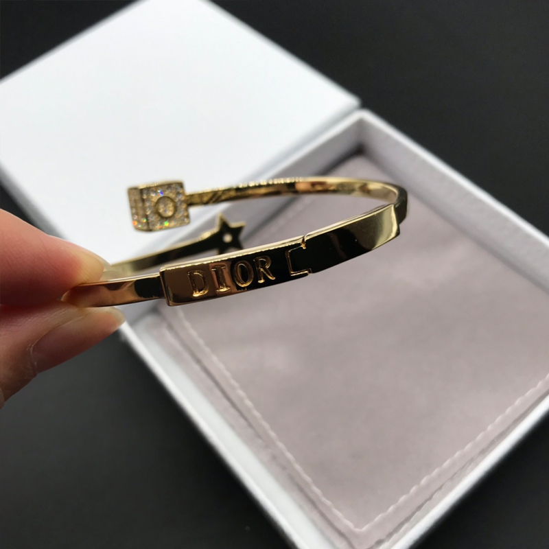 DI-B029 BRACELETS