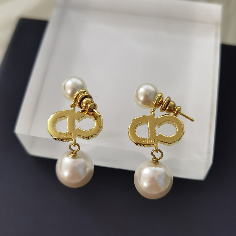 DI-E020 EARRING
