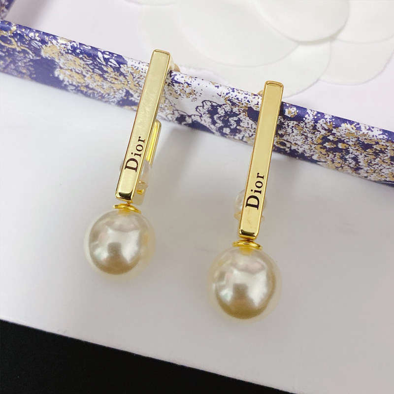 DI-E022 EARRING