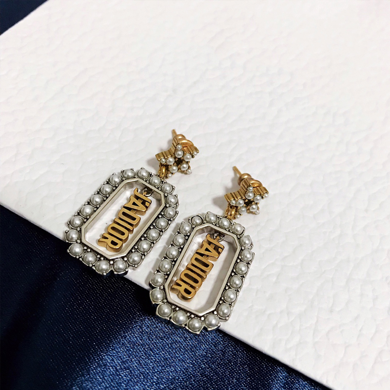DI-E054 EARRING