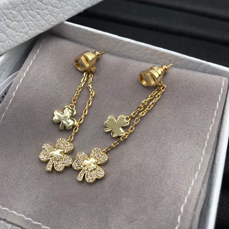 DI-E082 EARRING