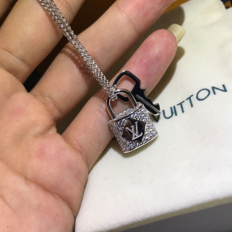 LV-N030 NECKLACE