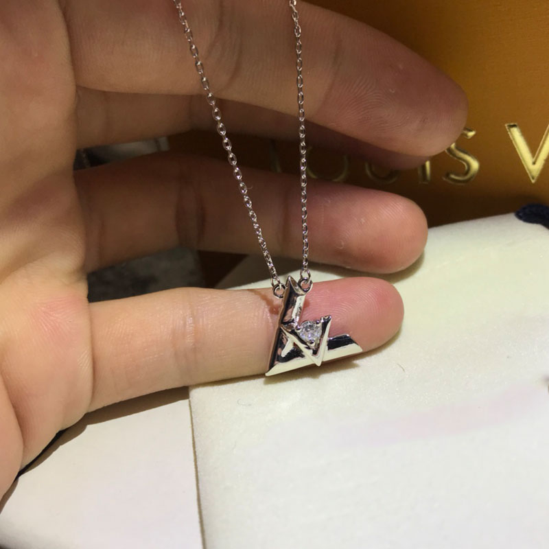 LV-N034 NECKLACE