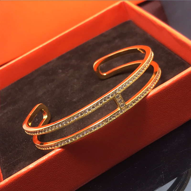 HE-B026 BRACELETS